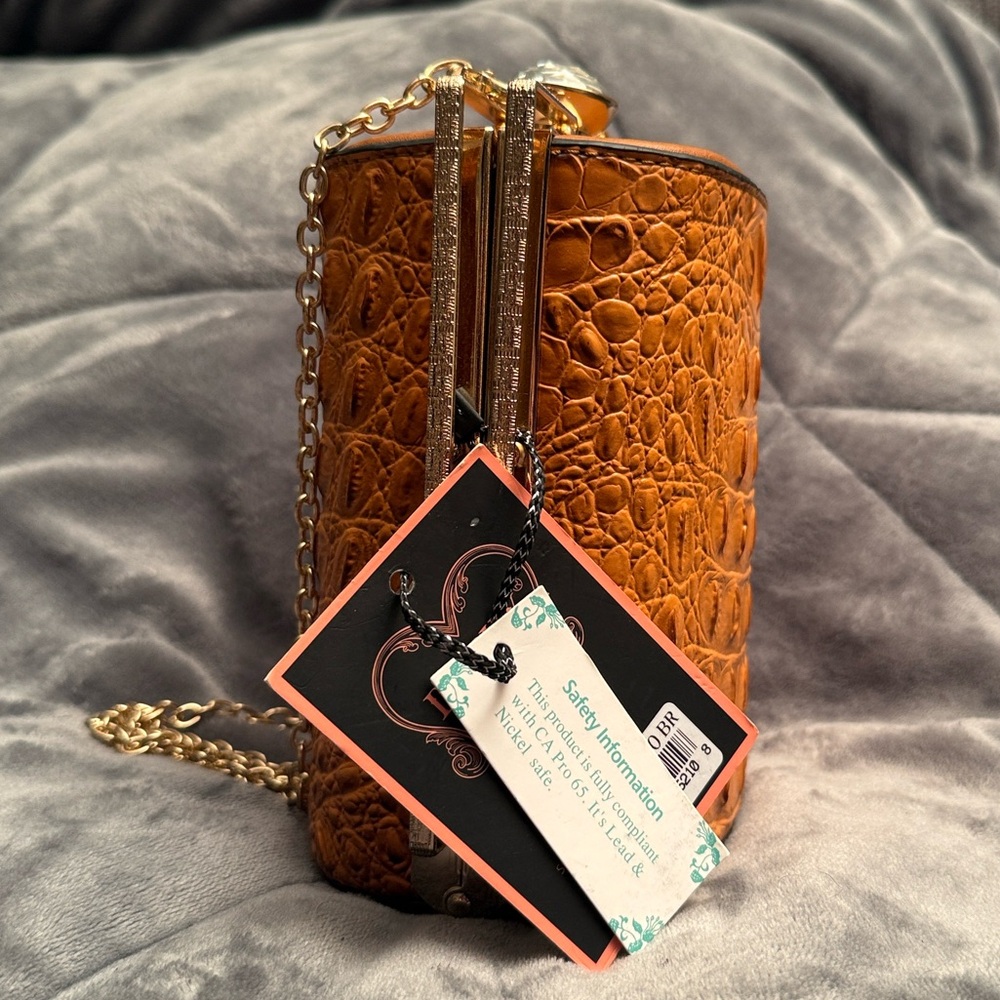 Elegant Tan Crossbody Bag